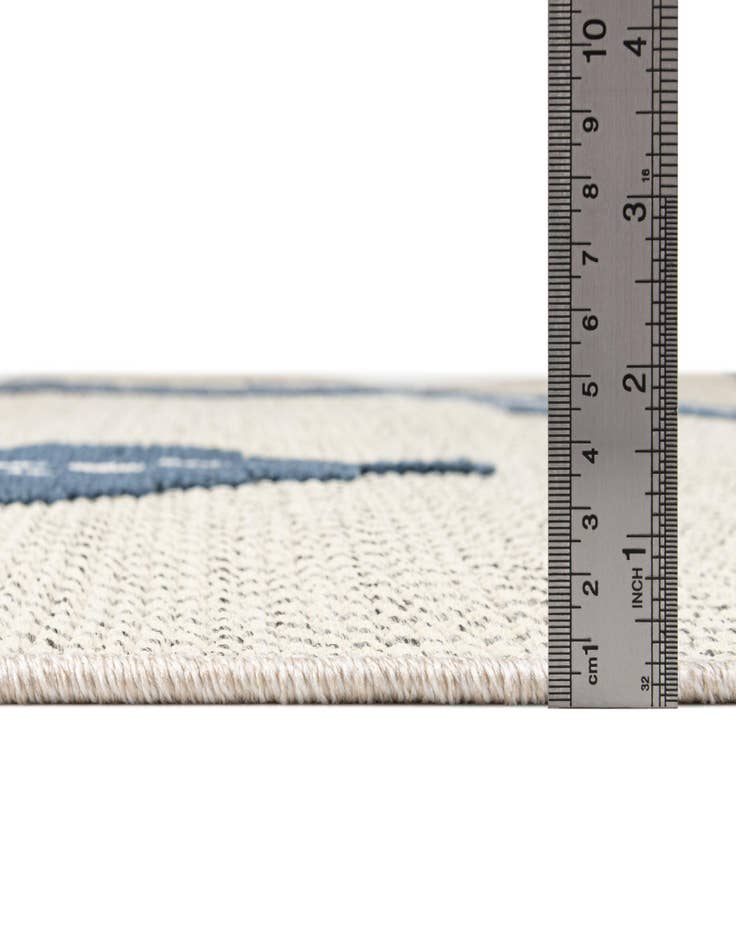 Detail image of  2' x 6'  Washable Belize Indoor / Outdoor Runner Rug