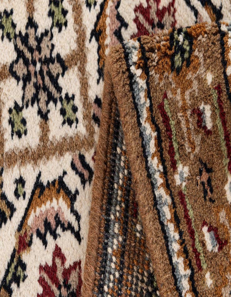 Detail image of  2' 5 x 4' 10  Hand Knotted Bidjar Wool Runner Rug