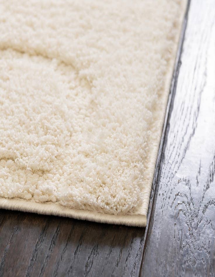 Detail image of  2' 7 x 10' Botanical Shag Runner Rug