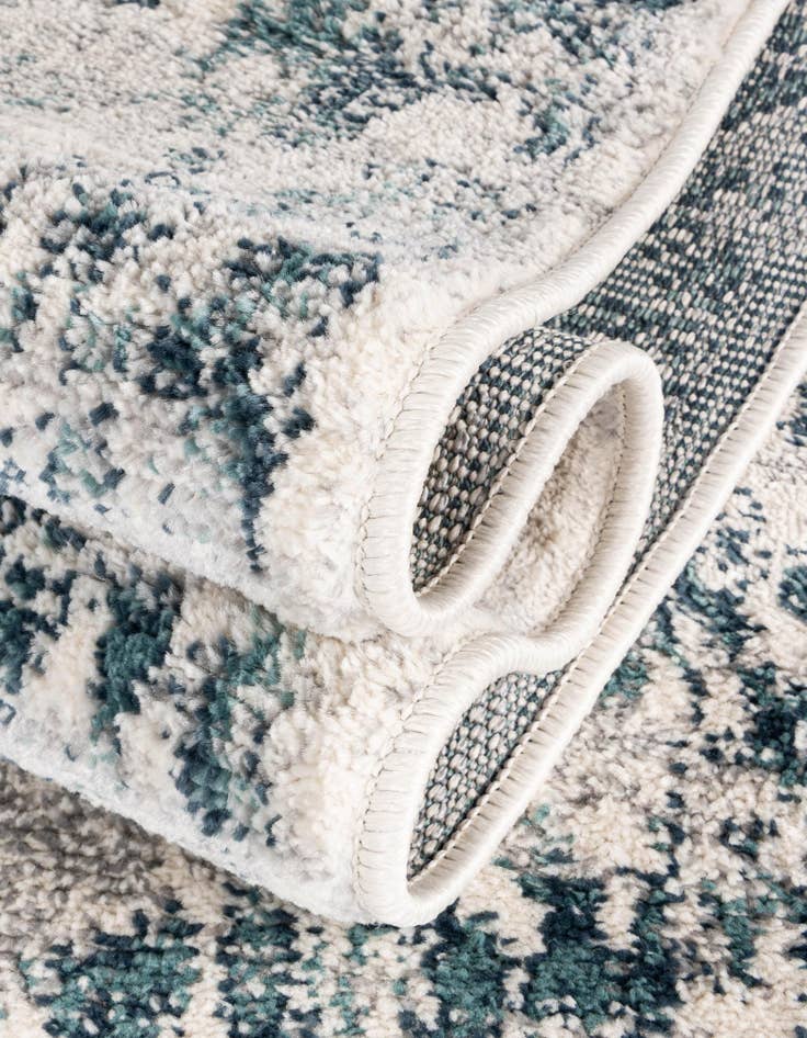 Detail image of  2' 7 x 10' Charleston Runner Rug