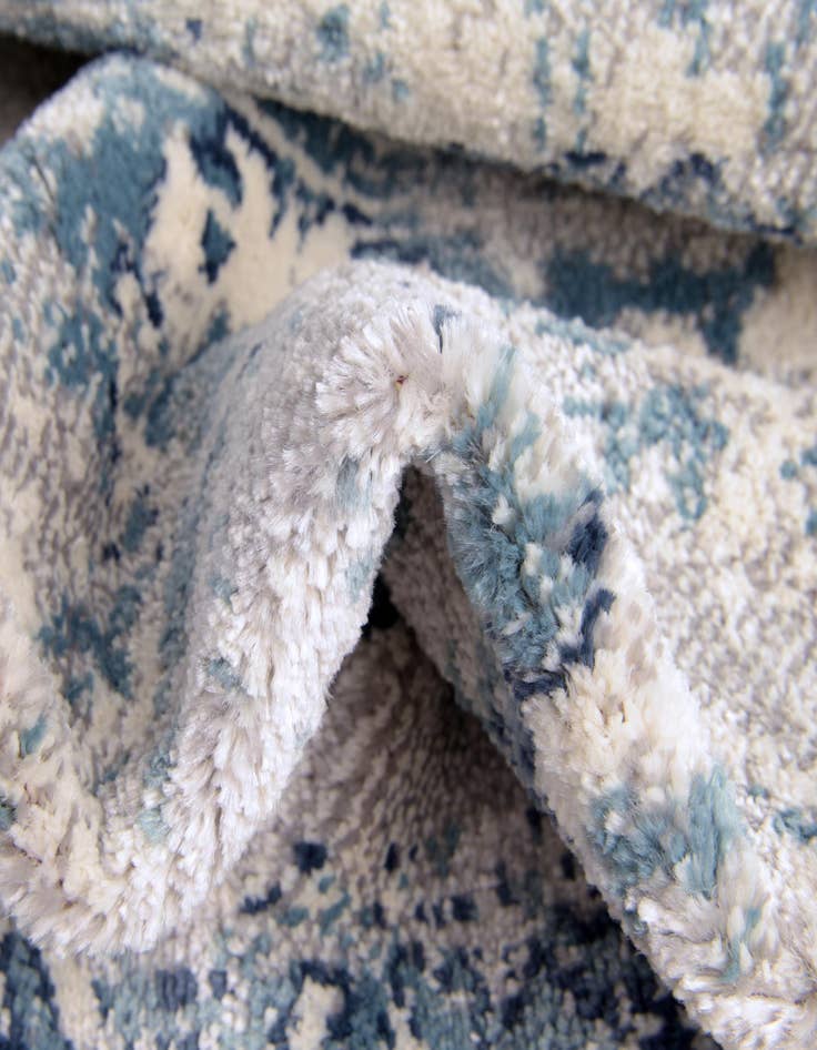 Detail image of  2' 7 x 10' Charleston Runner Rug