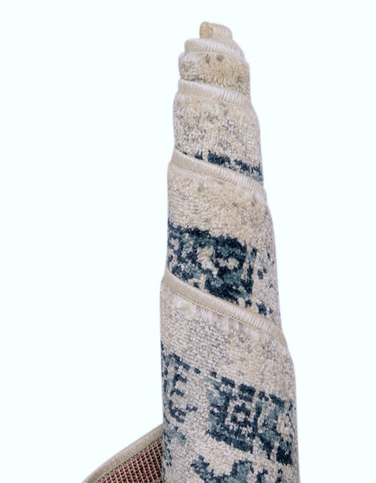 Detail image of  2' 7 x 10' Charleston Runner Rug