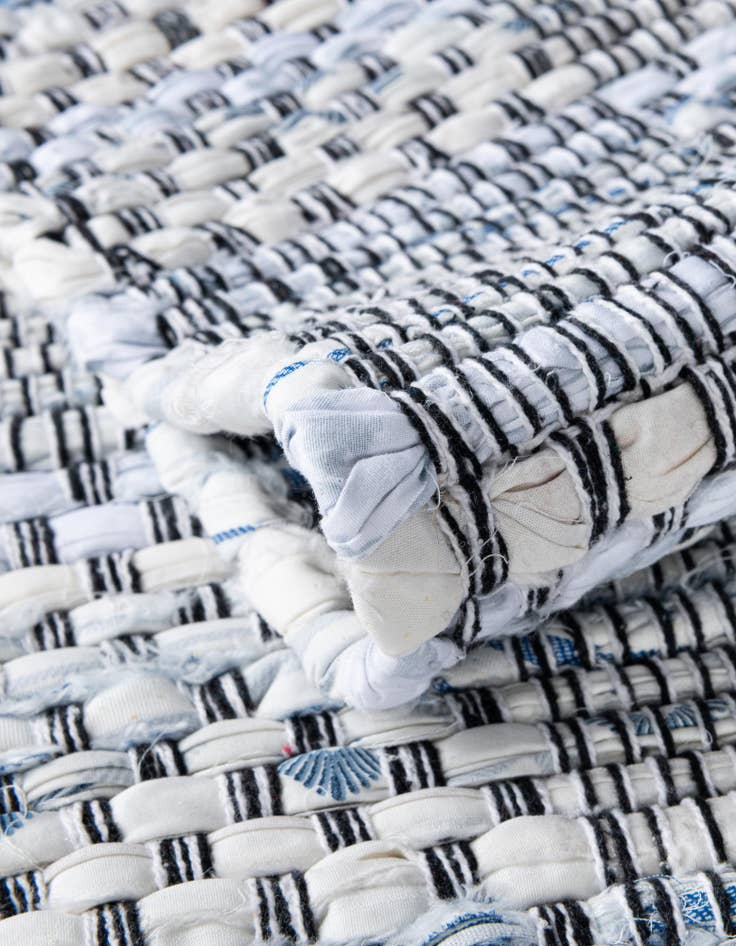 Detail image of  2' 7 x 6' 1  Hand Woven Chindi Cotton Runner Rug