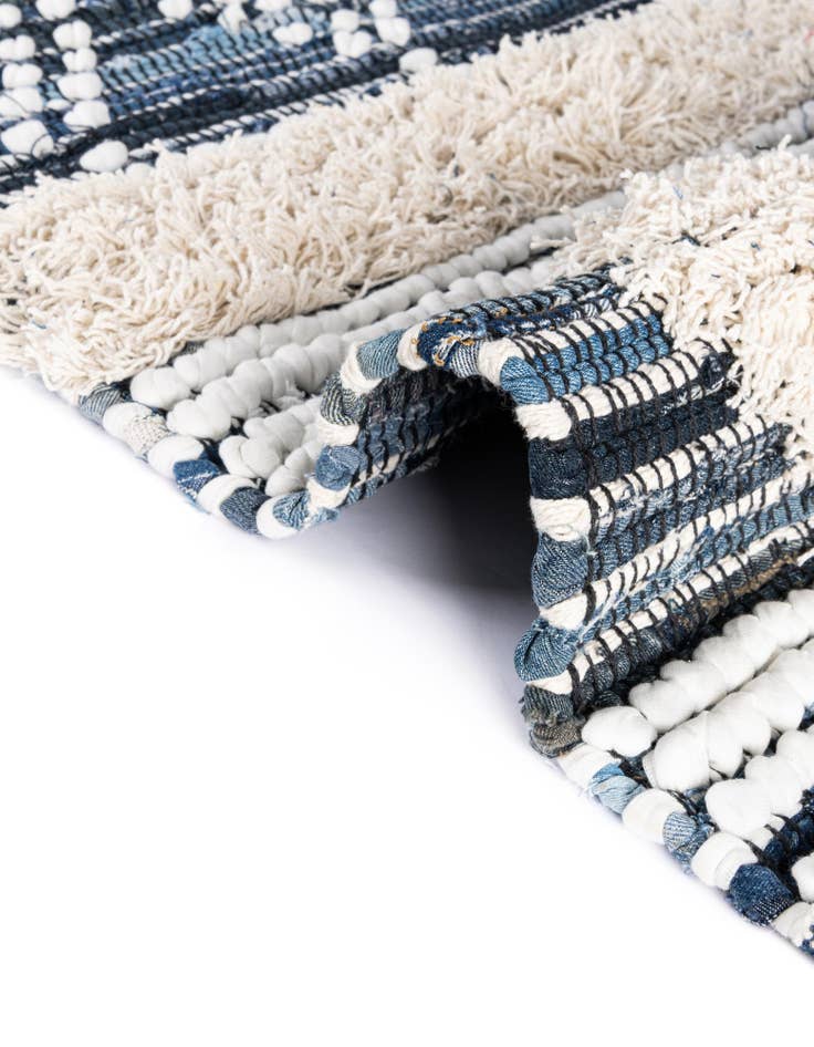 Detail image of  2' 7 x 10'  Hand Woven Cotton Chindi Runner Rug