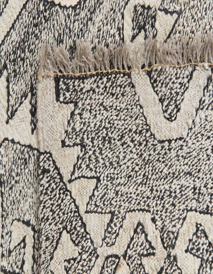 Detail image of  2' 6 x 8' 2  Hand Woven Darya Wool Runner Rug