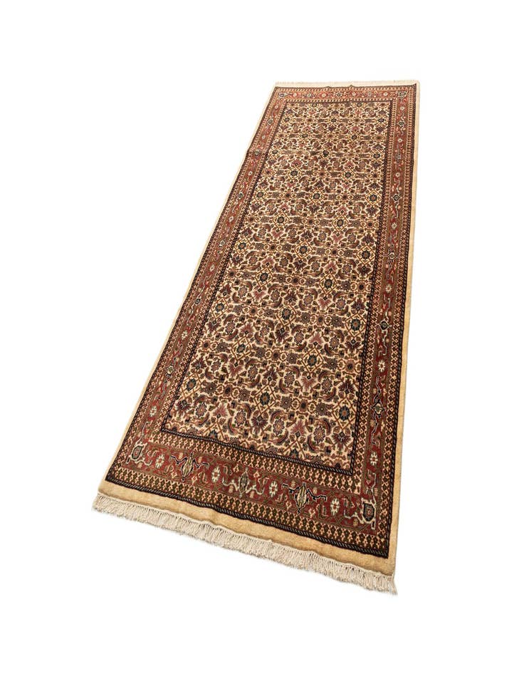 Detail image of  4' 10 x 9' 10  Hand Knotted Farahan Wool Runner Rug