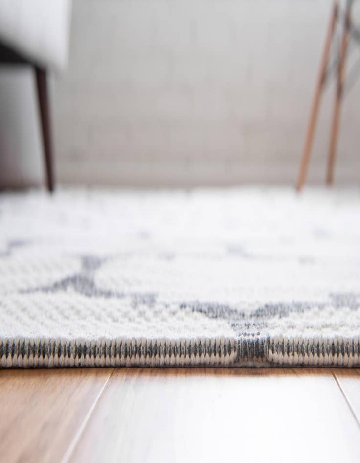 Detail image of  2' x 7' 10 Georgia Runner Rug