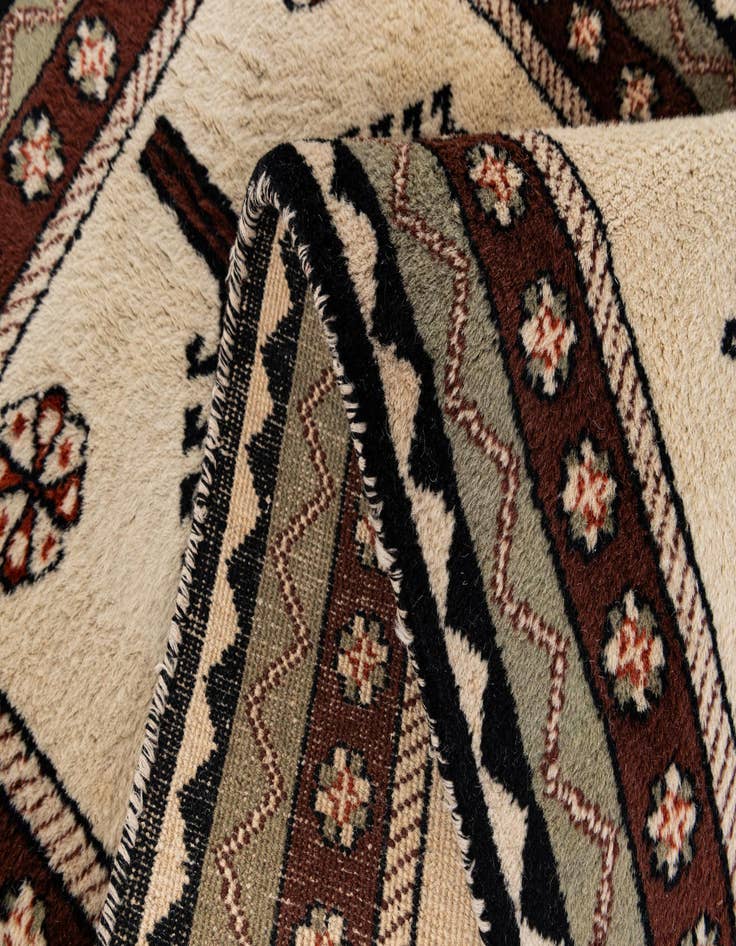 Detail image of  3' 1 x 5' 11  Hand Knotted Hamedan Wool Runner Rug
