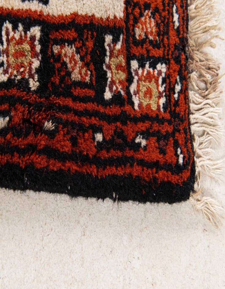 Detail image of  2' 4 x 4' 7  Hand Knotted Heriz Wool Runner Rug