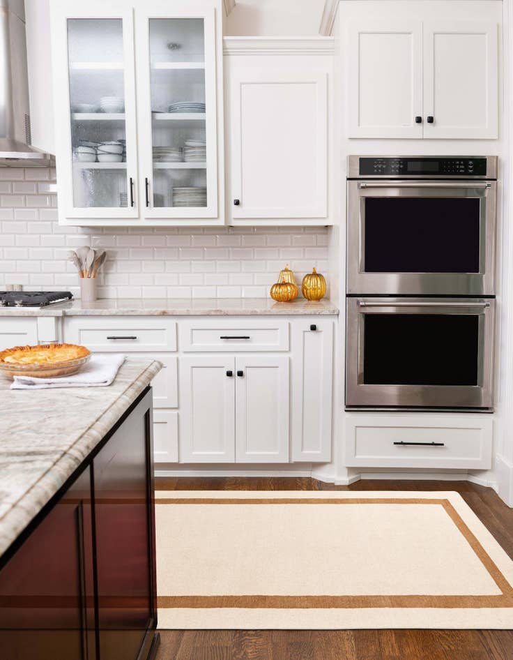 Detail image of  3' 3 x 12' Jill Zarin Border Wool Runner Rug