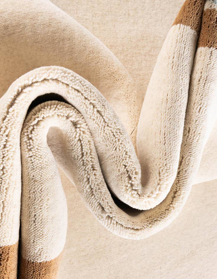 Detail image of  3' 3 x 12' Jill Zarin Border Wool Runner Rug