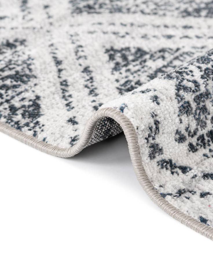 Detail image of  2' x 4' Kamala Washable Runner Rug