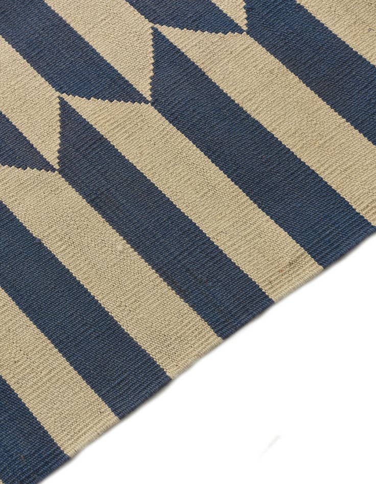 Detail image of  2' 9 x 9' 6  Hand Woven Kilim Modern Wool Runner Rug