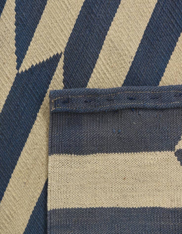 Detail image of  2' 9 x 9' 6  Hand Woven Kilim Modern Wool Runner Rug