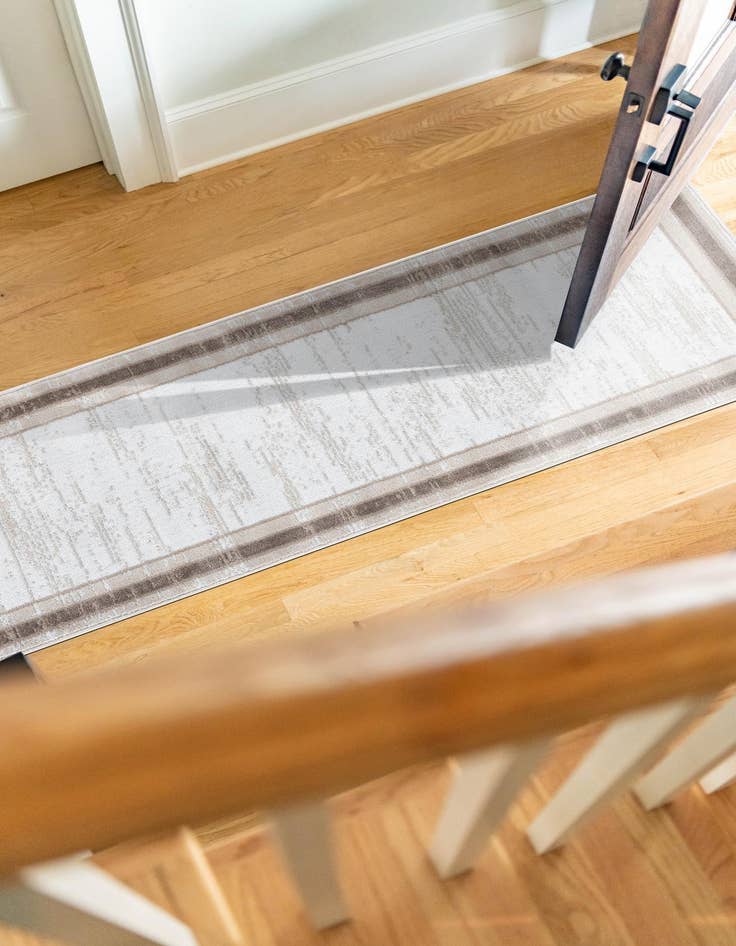 Detail image of  2' 7 x 10' Laguna Runner Rug