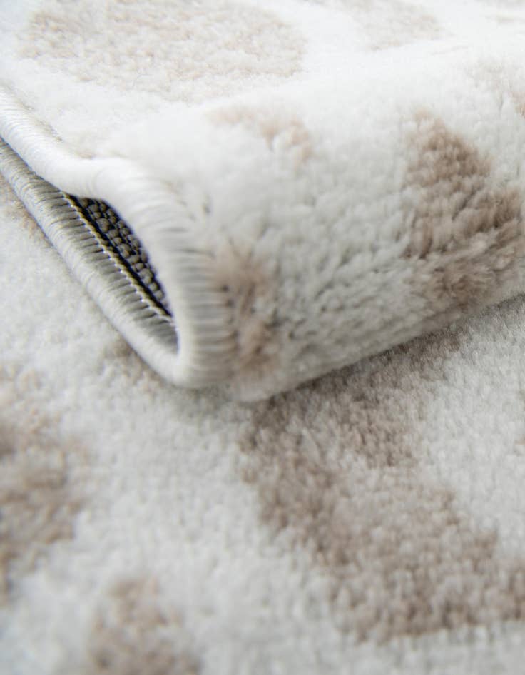 Detail image of  2' 7 x 10' Laguna Runner Rug