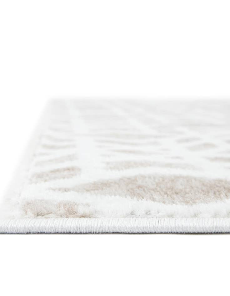 Detail image of  2' 7 x 10' Laguna Runner Rug