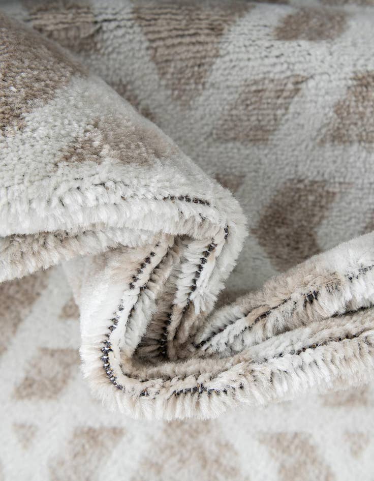 Detail image of  2' 7 x 10' Laguna Runner Rug