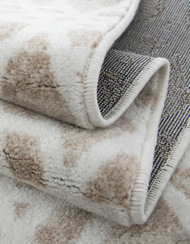 Detail image of  2' 7 x 10' Laguna Runner Rug