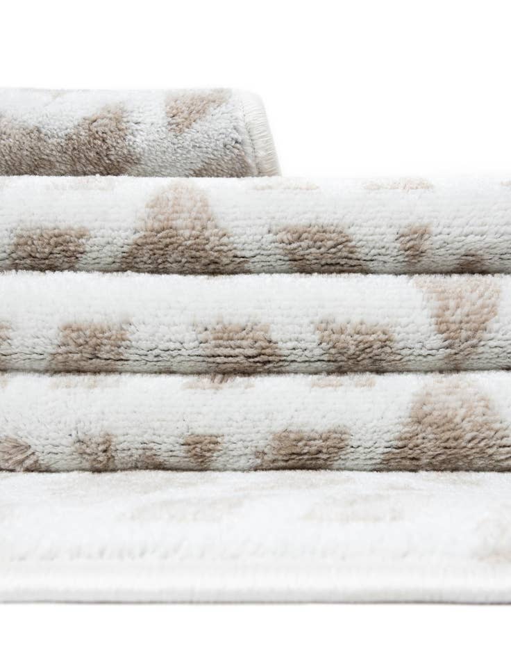 Detail image of  2' 7 x 10' Laguna Runner Rug