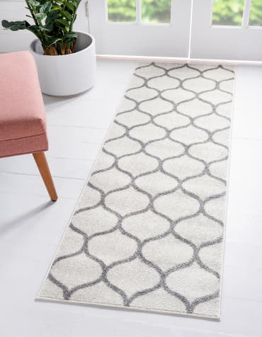 2' x 6' Lattice Frieze Runner Rug