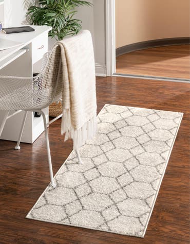  2' x 13' Lattice Frieze Runner Rug