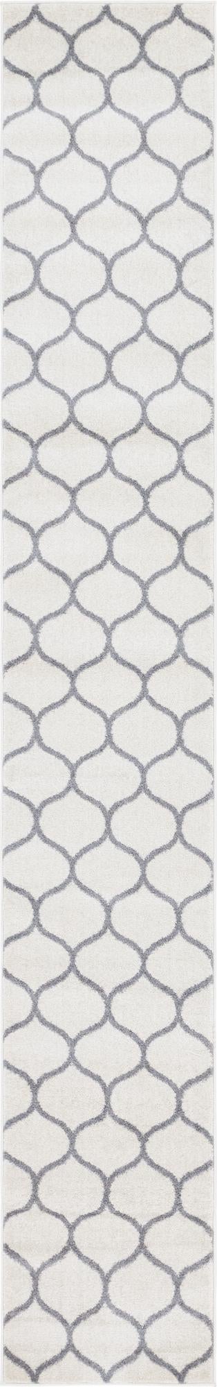  2' 6 x 18' Lattice Frieze Runner Rug