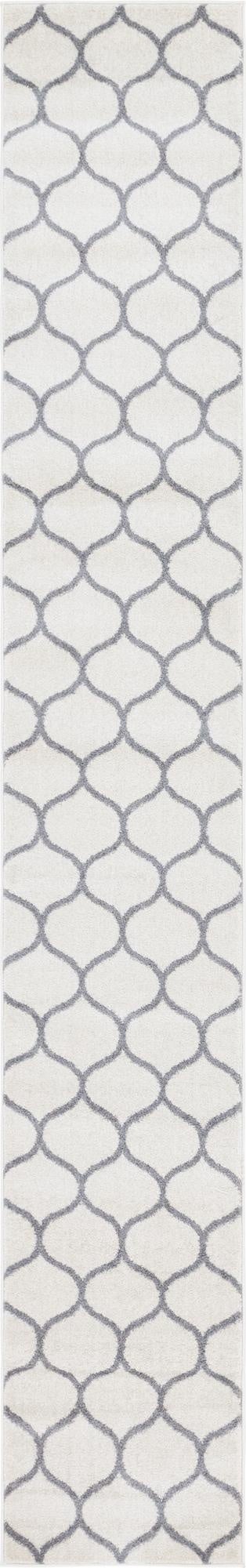  2' 6 x 18' Lattice Frieze Runner Rug