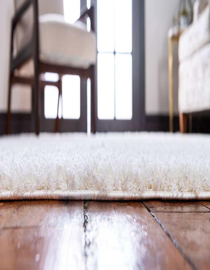 Detail image of  2' x 6' 9 Lattice Shag Runner Rug