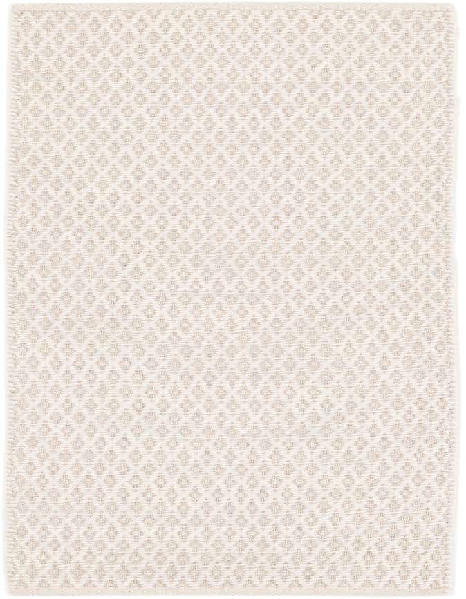 A 6 ft runner rug in ivory and cream, featuring a modern lattice pattern with a textured, flatweave pile.
