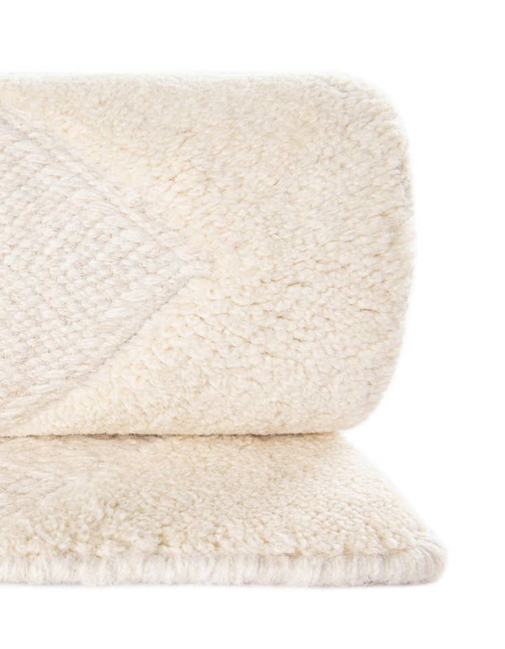 Detail image of  2' x 8'  Hand Woven Lattice Wool Runner Rug