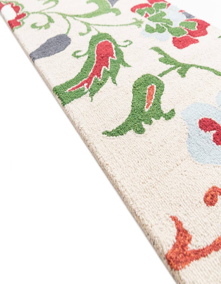Detail image of  2' 6 x 8' Luna Runner Rug