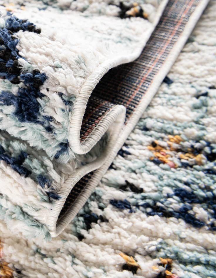 Detail image of  2' 7 x 10' Morocco Runner Rug