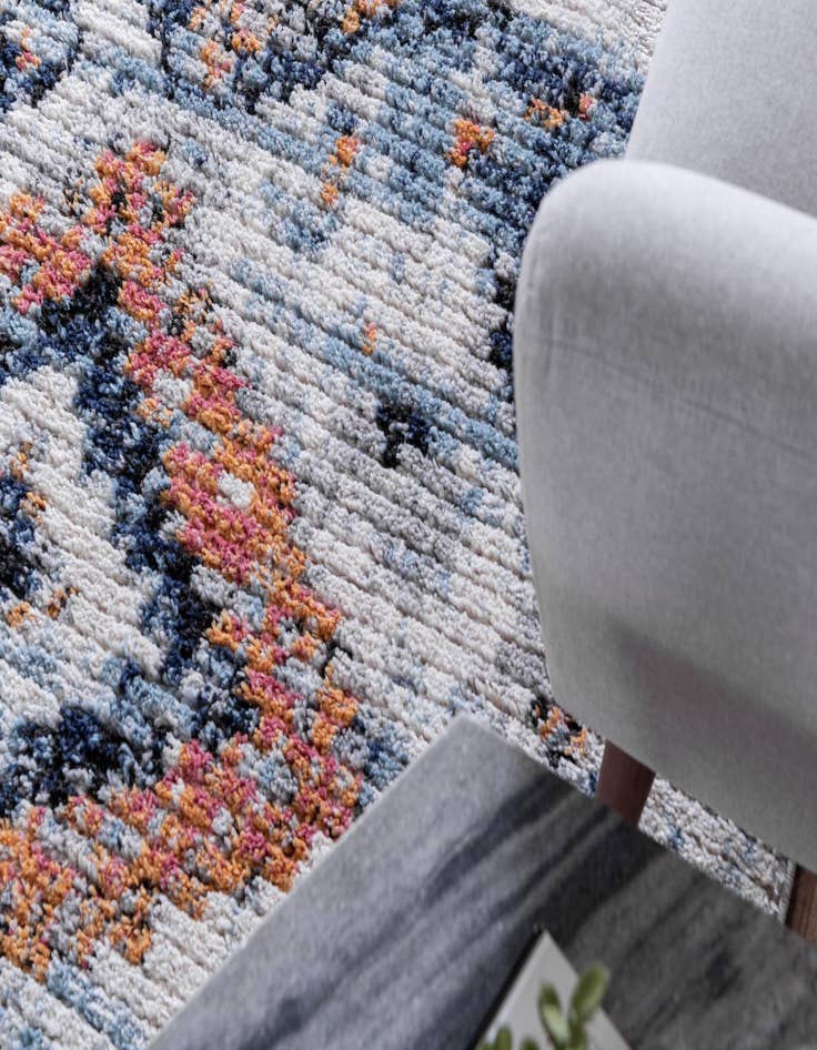 Detail image of  2' 7 x 10' Morocco Runner Rug