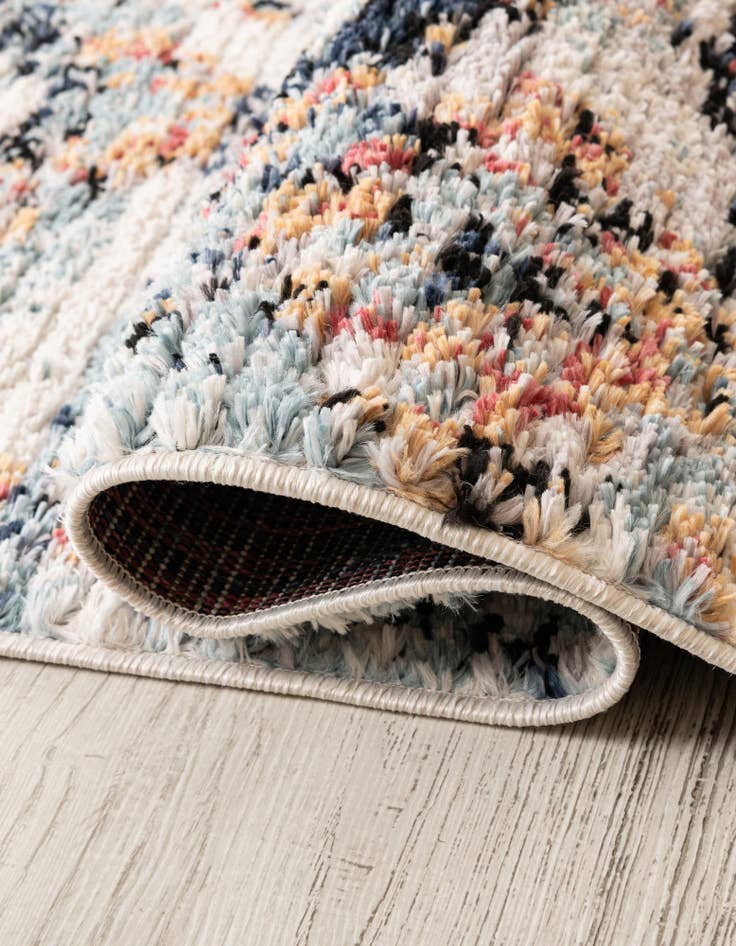 Detail image of 2' 2 x 6' Morocco Runner Rug