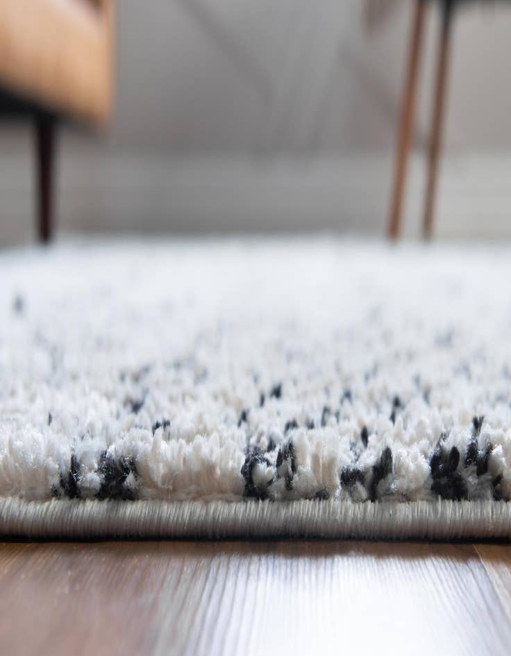 Detail image of  2' 2 x 6' Morocco Runner Rug