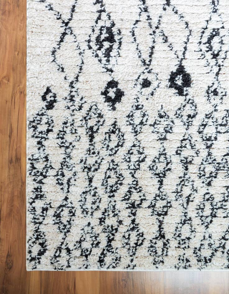 Detail image of  2' 2 x 6' Morocco Runner Rug