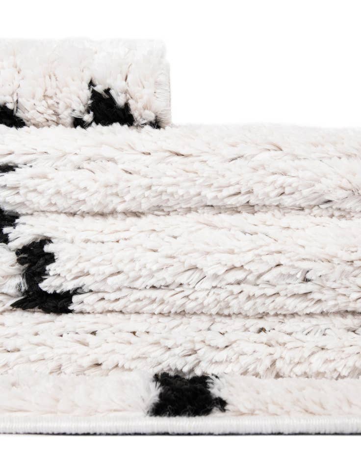 Detail image of  2' 2 x 6' Morocco Runner Rug