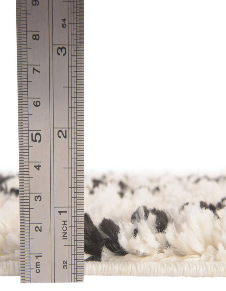 Detail image of  2' 2 x 6' Morocco Runner Rug