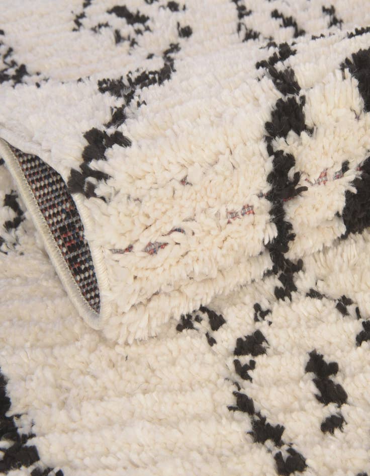 Detail image of  2' 2 x 6' Morocco Runner Rug