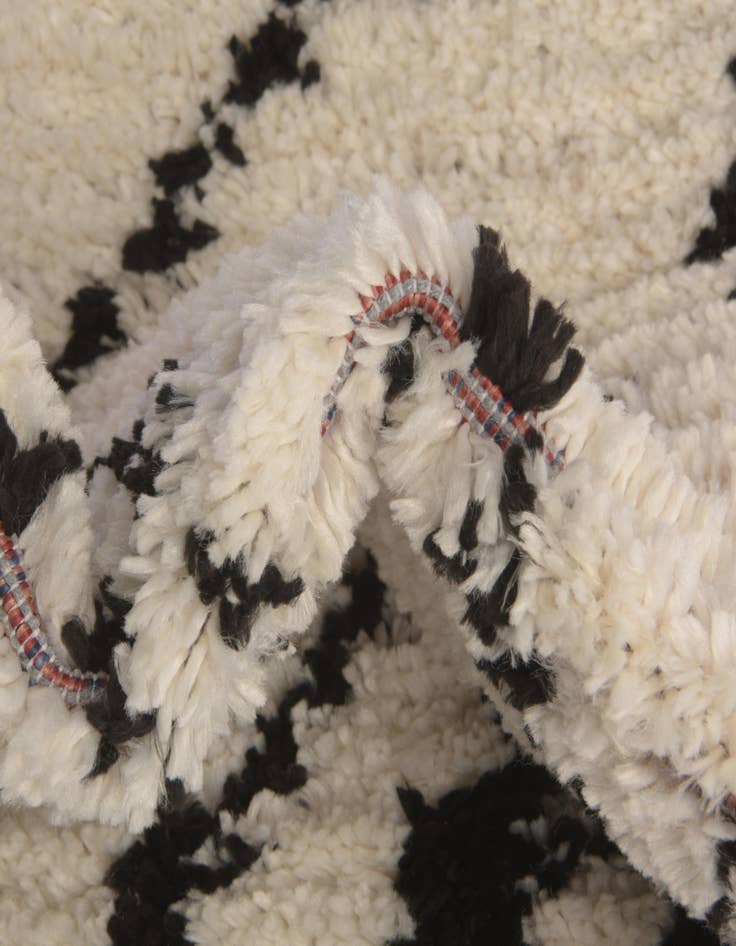 Detail image of  2' 2 x 6' Morocco Runner Rug