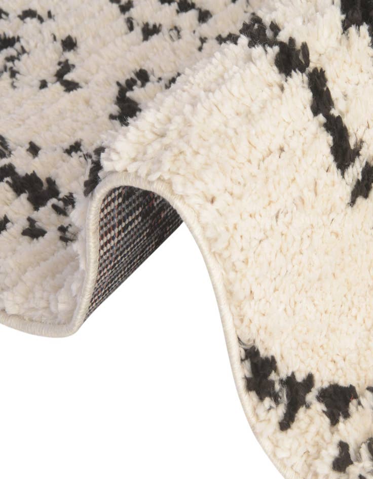 Detail image of  2' 2 x 6' Morocco Runner Rug