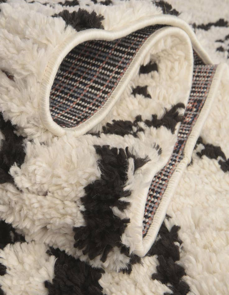 Detail image of  2' 2 x 6' Morocco Runner Rug