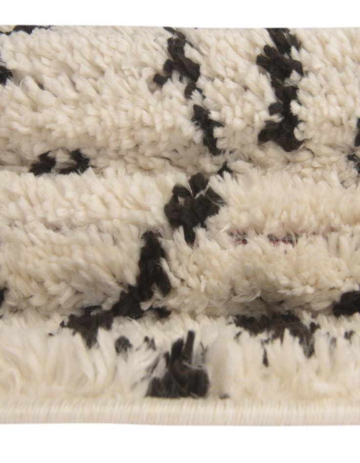 Detail image of  2' 2 x 6' Morocco Runner Rug