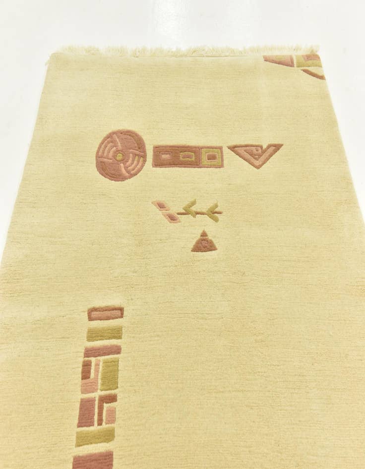 Detail image of 4' 7 x 9' 10 Hand Knotted Nepal Wool Runner Rug