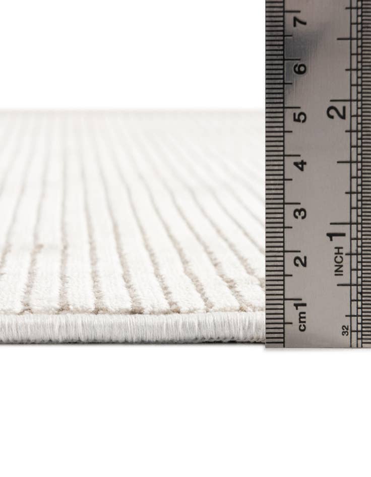 Detail image of  2' 6 x 4' Noble Runner Rug