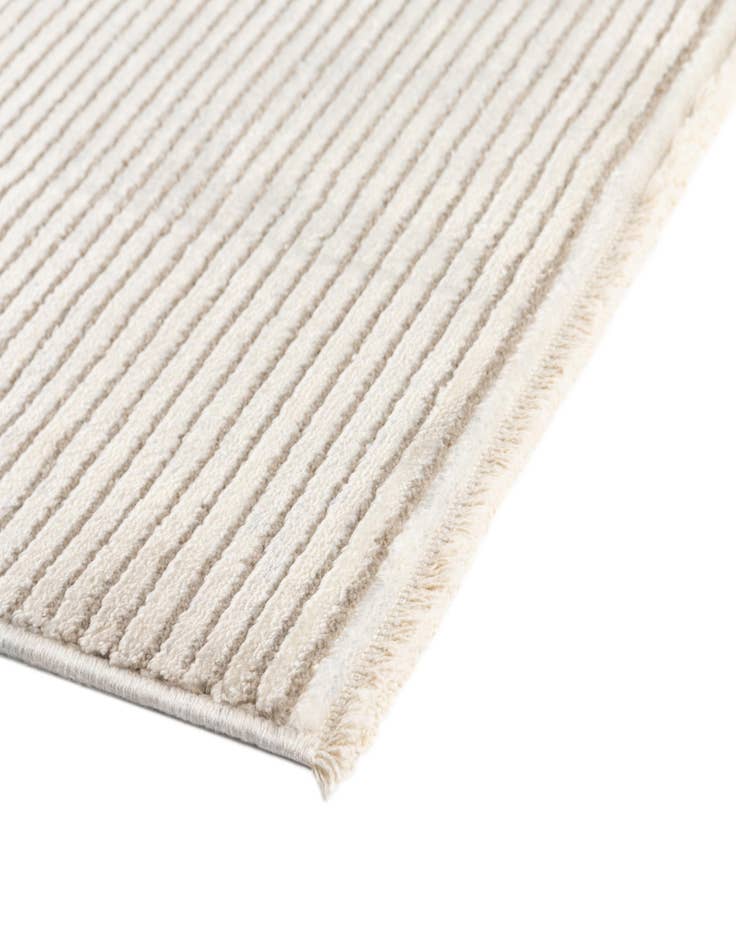 Detail image of  2' 6 x 4' Noble Runner Rug