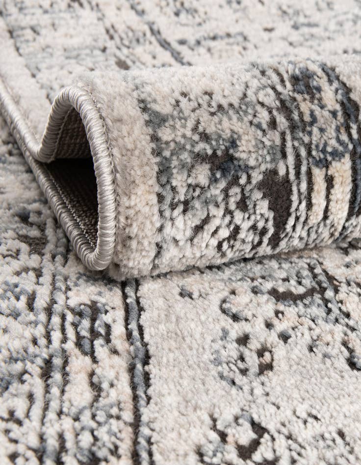 Detail image of  2' 6 x 7' 7 Oregon Runner Rug