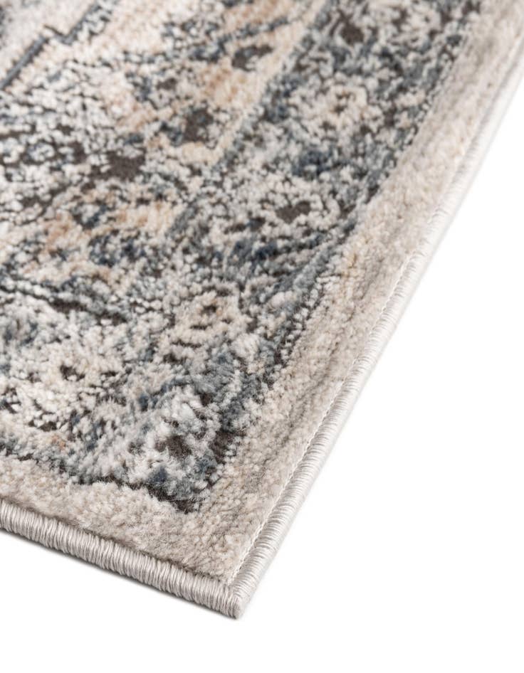 Detail image of  2' 6 x 7' 7 Oregon Runner Rug