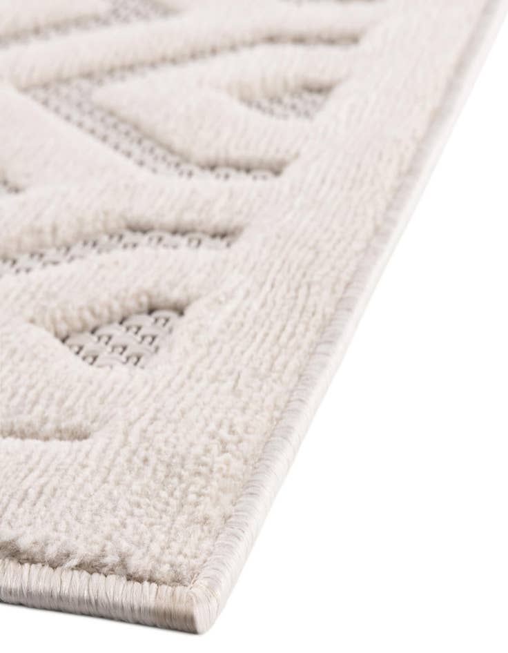 Detail image of  2' x 6'  Washable Trellis Textured Indoor / Outdoor Runner Rug